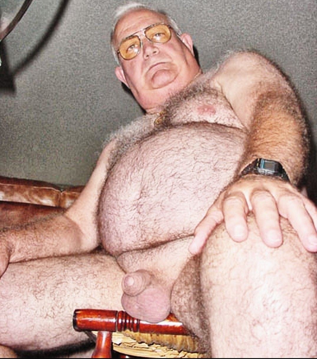 Enormes huevos papi kink desnudo