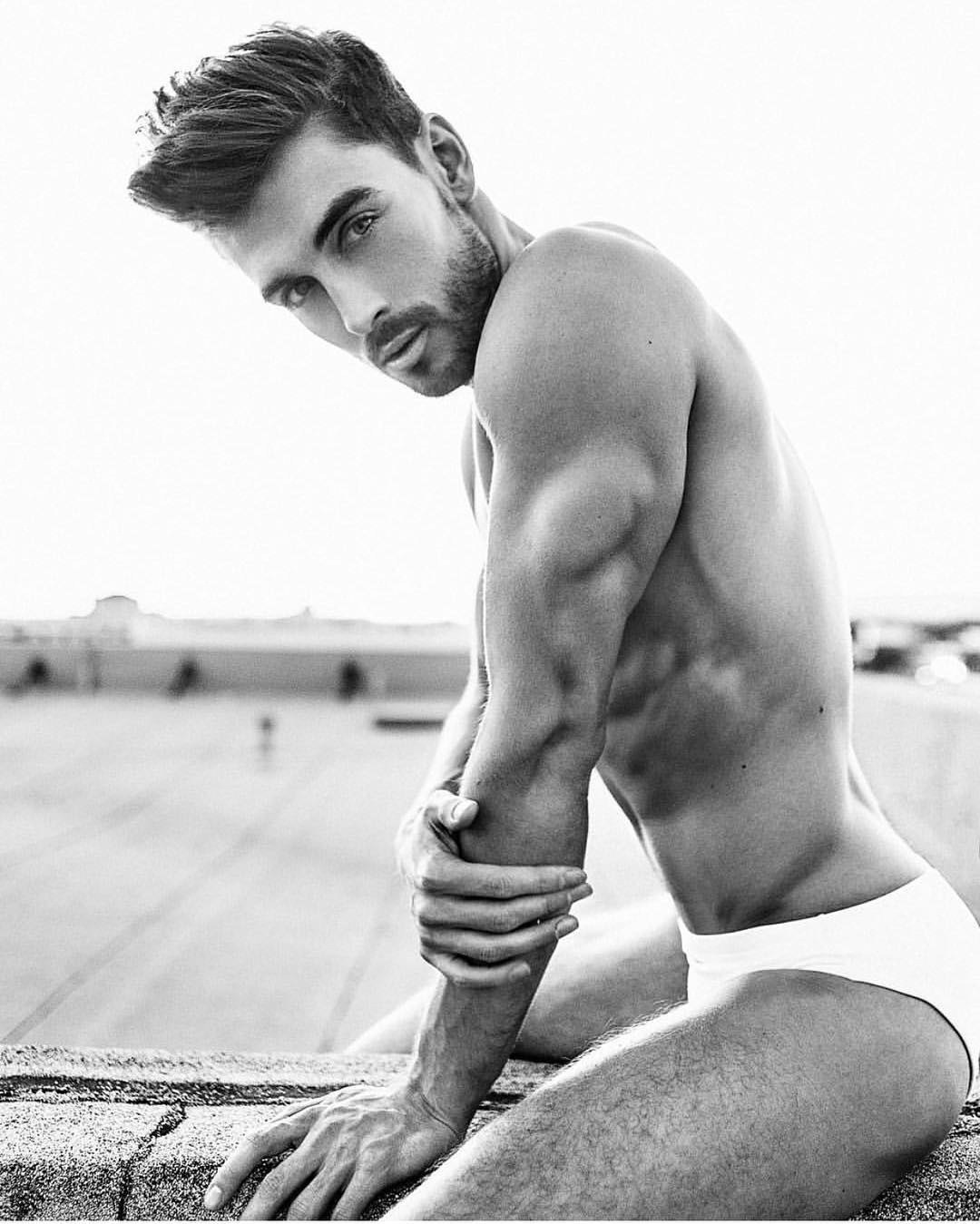 Novela visual erótica: Stranded2 (Gay, M/M, Bara) Play