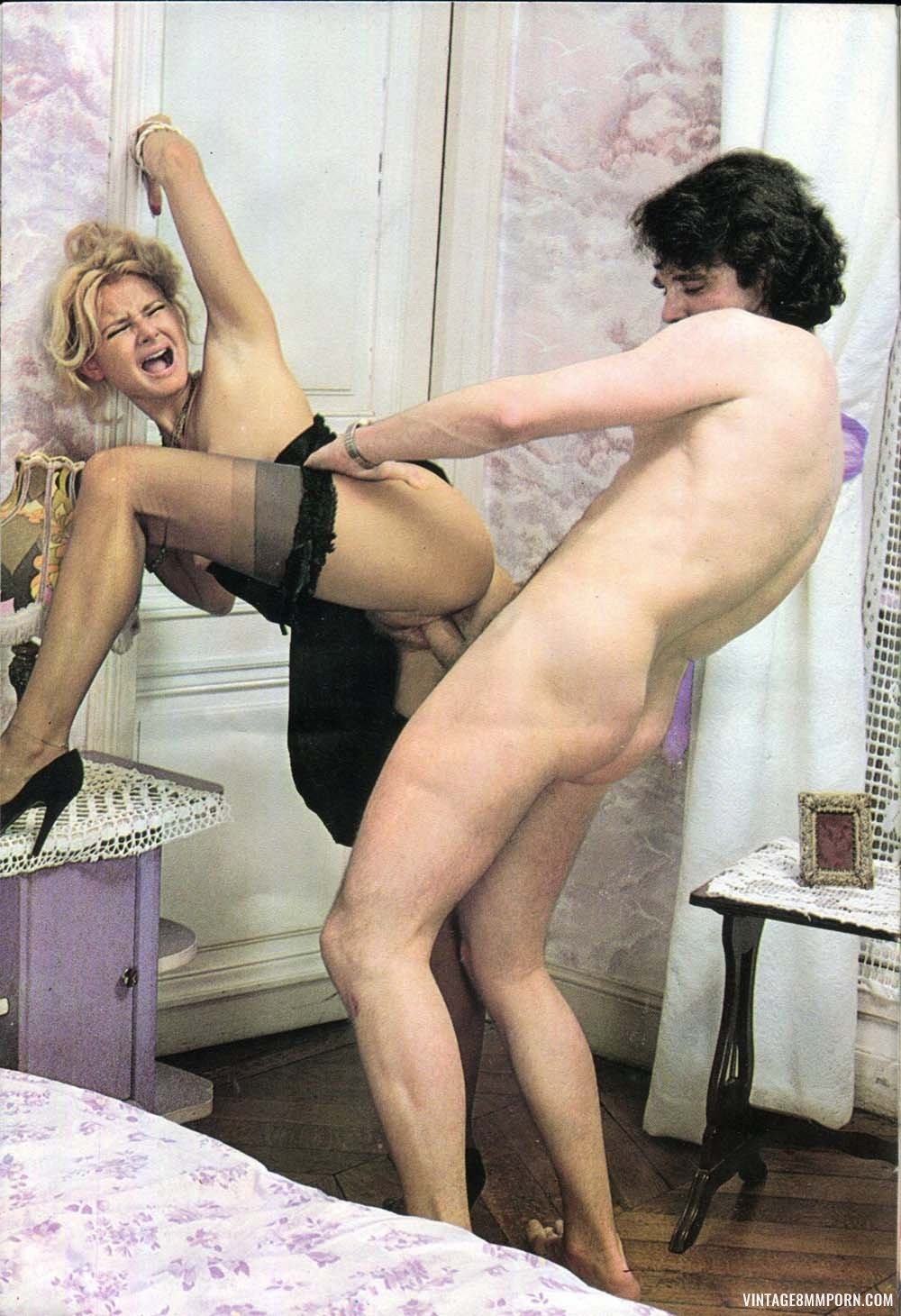 Summer Saint Claire Cofre desnudo