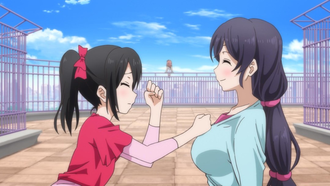 Las chicas de anime tocan sus senos