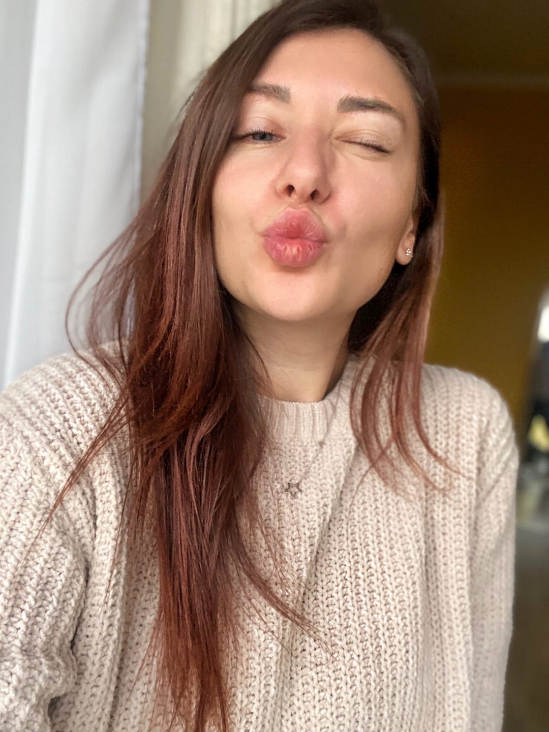 Alena Shaitarova Plus Saz