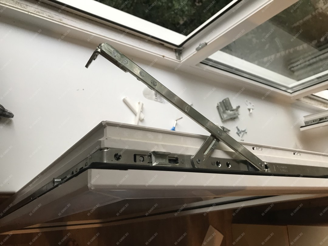 Gillian Anderson con boca sellada