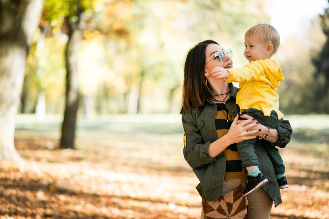 Jugar a los niños son dibujos animados