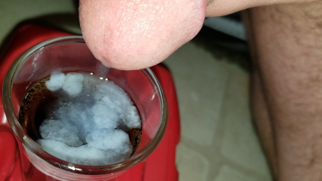 Enorme botella en el culo