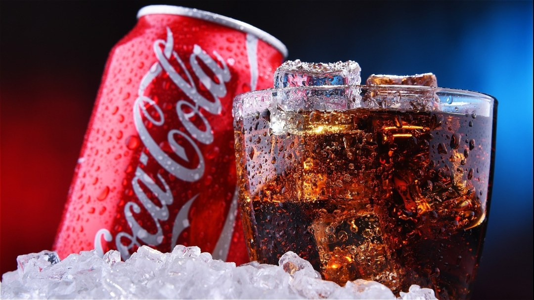 Coca Kola con hielo