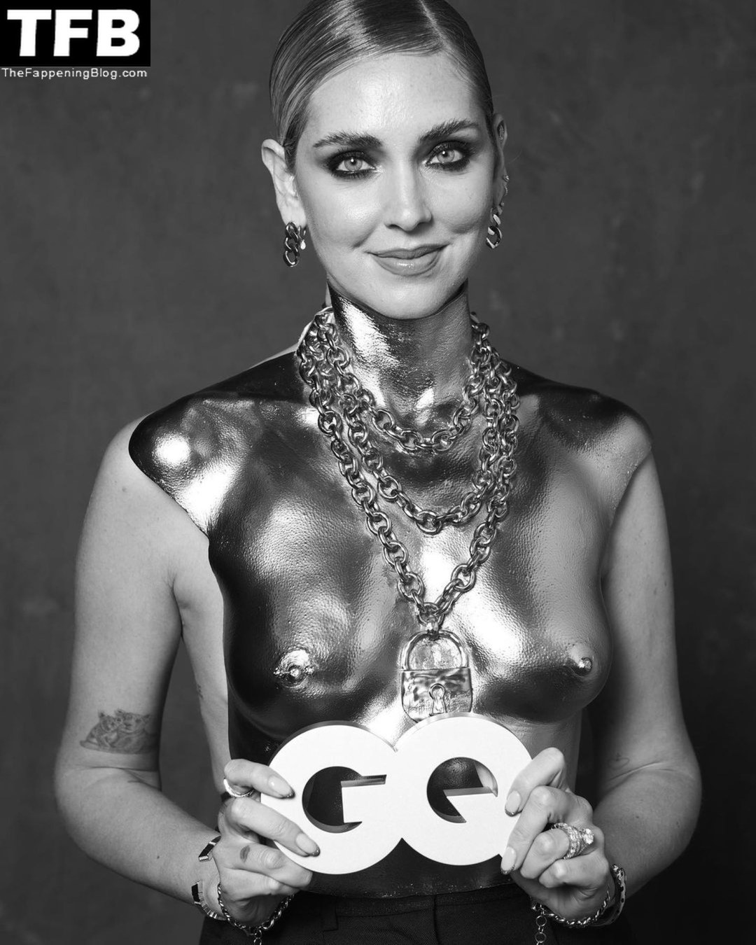Kyara Ferrani en topless