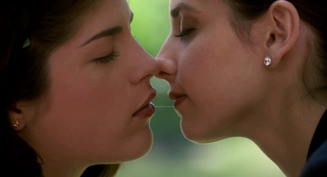 Selma Blair y Saras besos