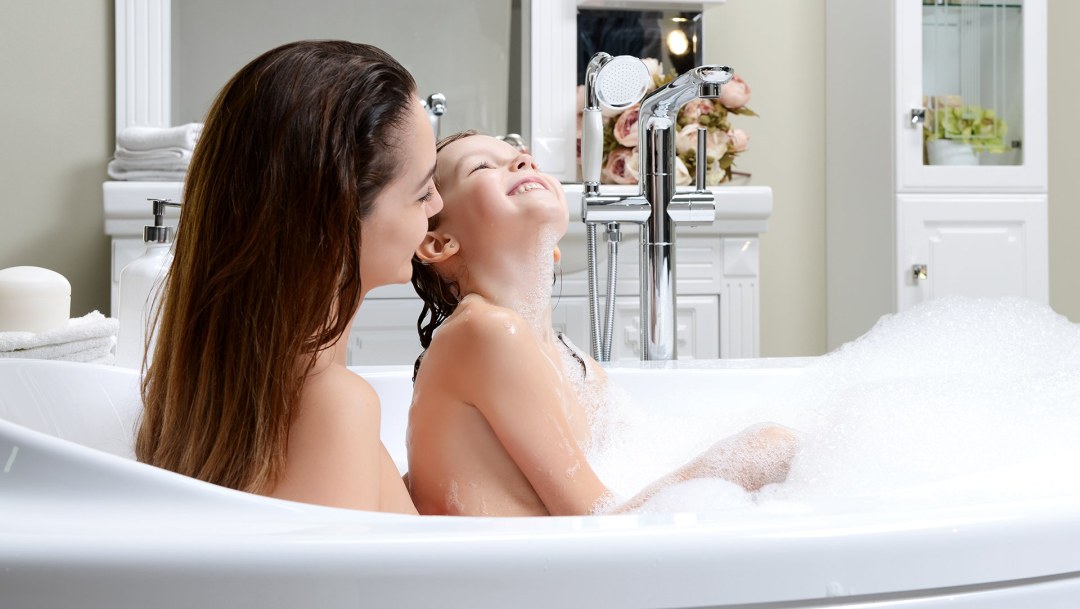 Novias en el baño