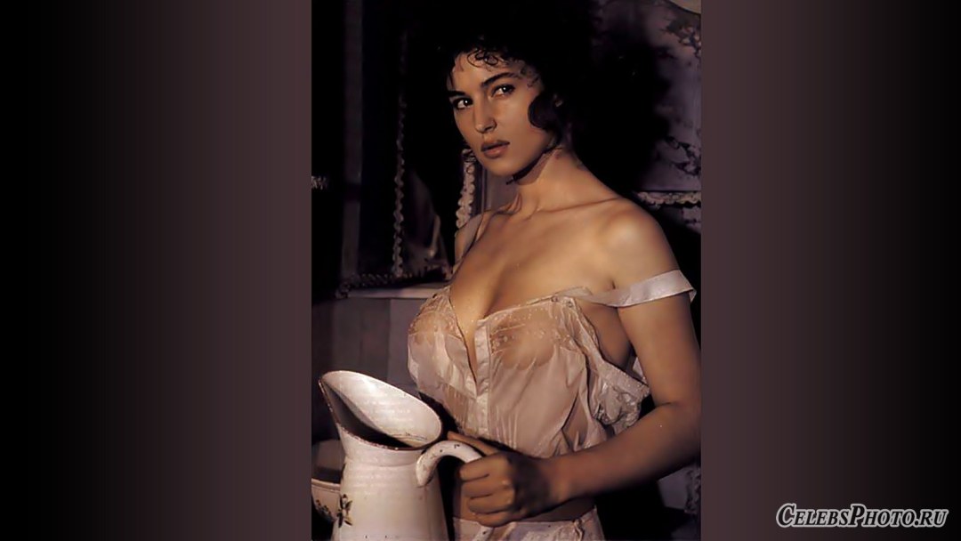 Monica Bellucci - Malena (2000)