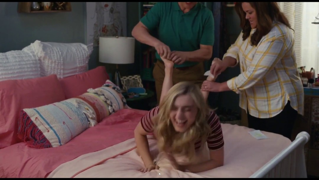 Elizabeth Olsen Tickling