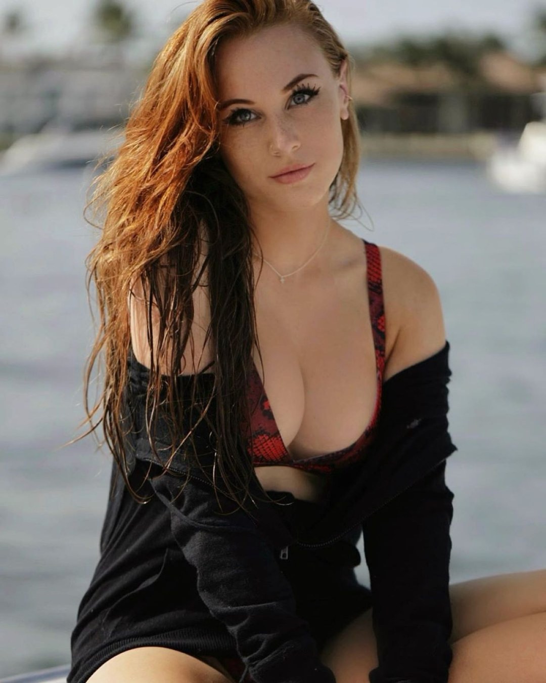 Hermosas chicas con una figura hermosa