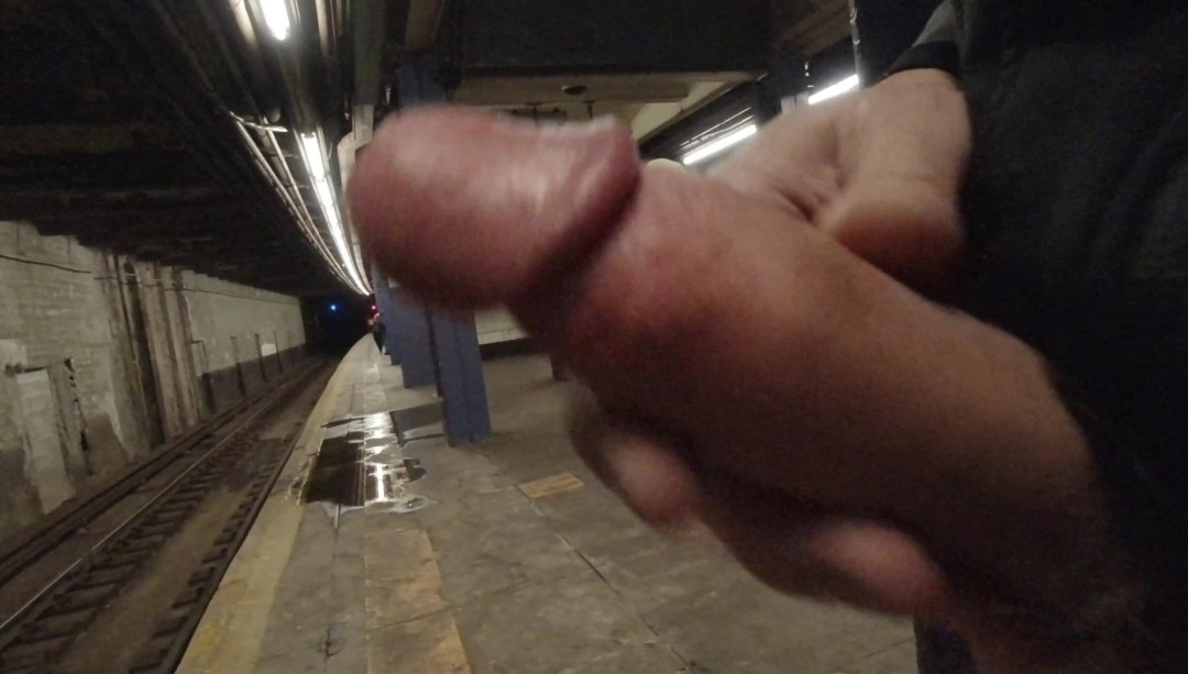 Adolescente sacudiendo a Dick Flating Stranger en coche