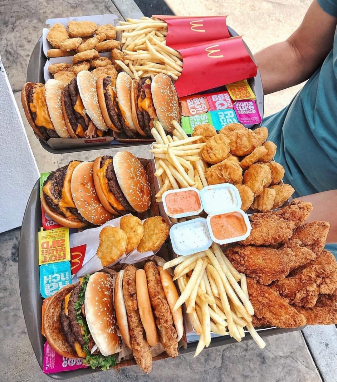 Mucha comida de McDonald's