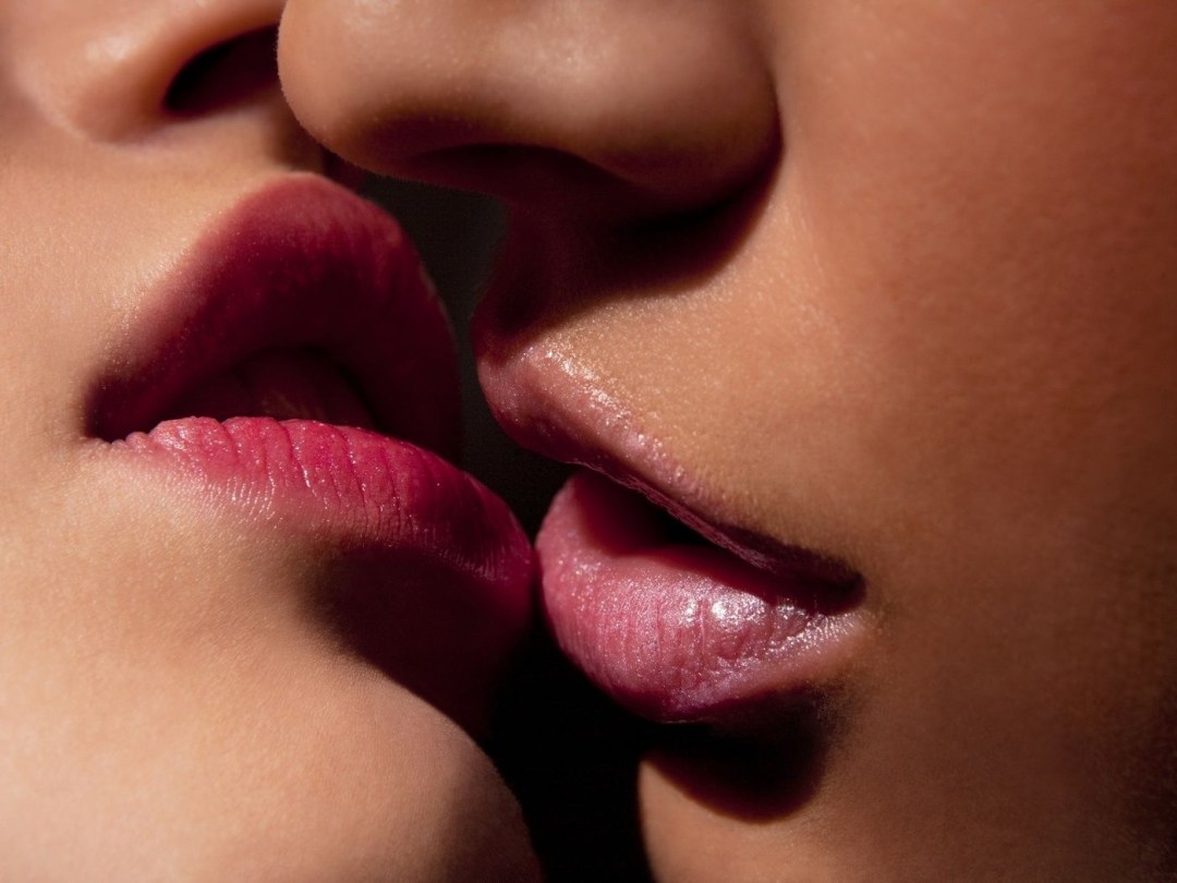 Foto beso en los labios