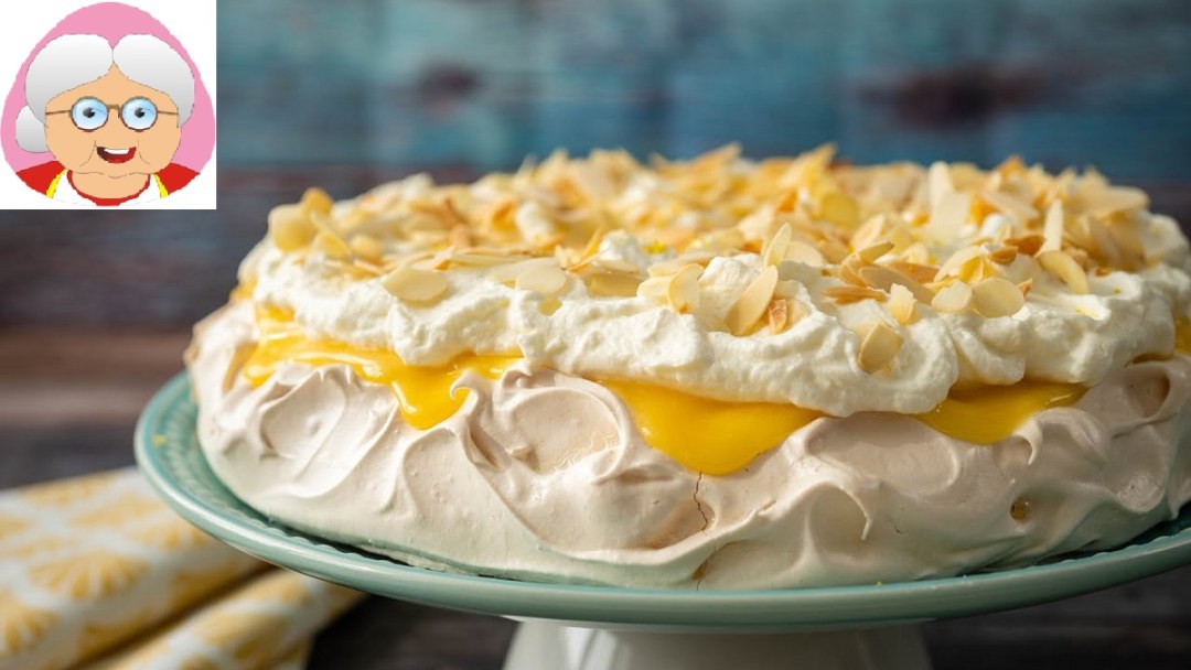 Pastel de pavlov con kurdo de limón