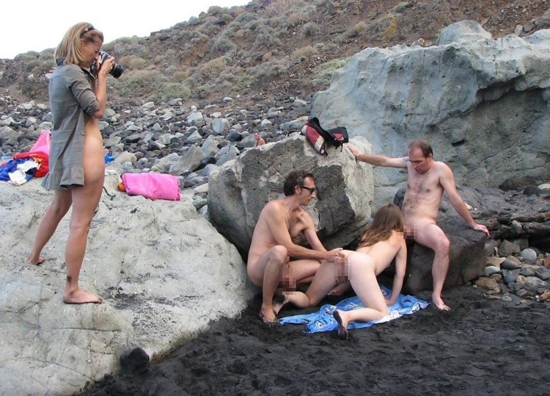 Nudist Beach es privada
