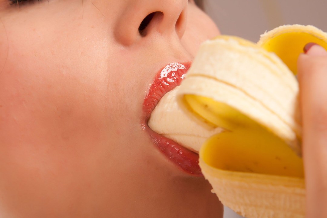 Girl Banan Salun