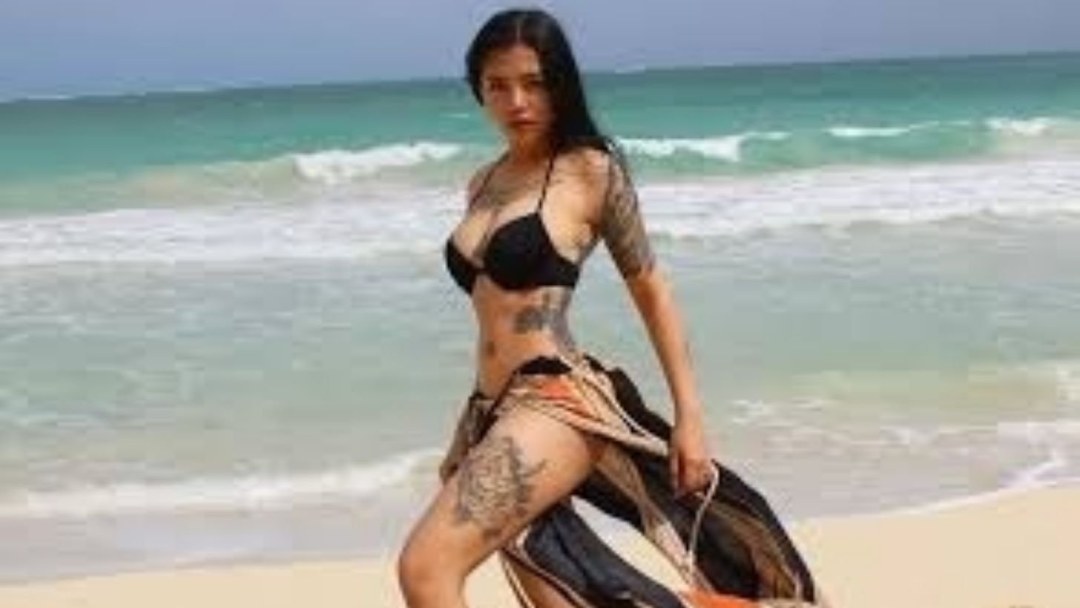 Plumas de Bella Poarch