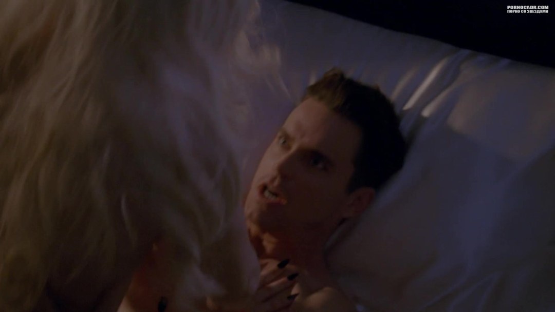 Matt Bomer en pantalones cortos