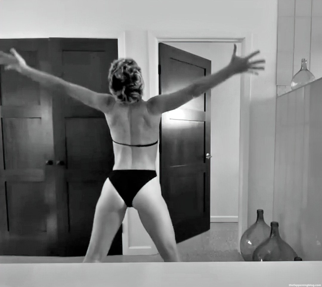 Nicole evandelin lilly desnuda