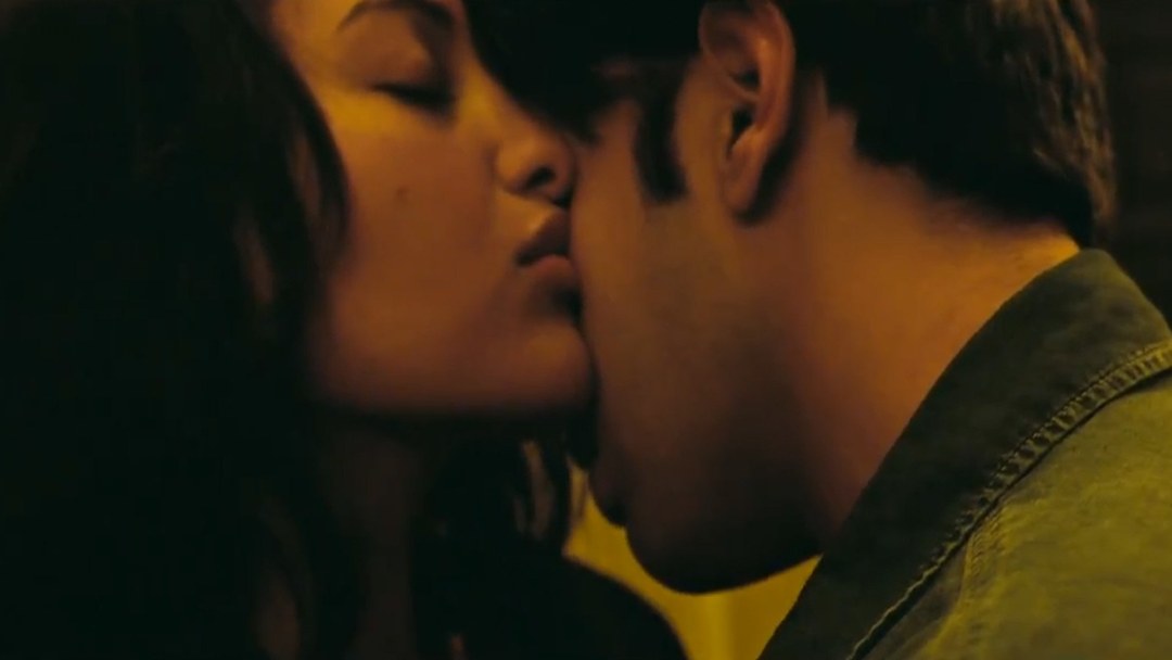 Dipika Paducoson Beso caliente