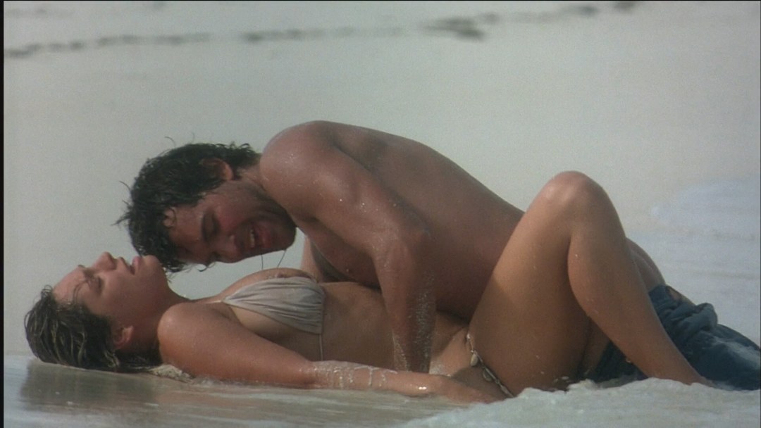 Kelly Brooke Paparazzi Beach