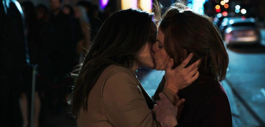 Chicago en la serie Fire Lesli Shey Kiss