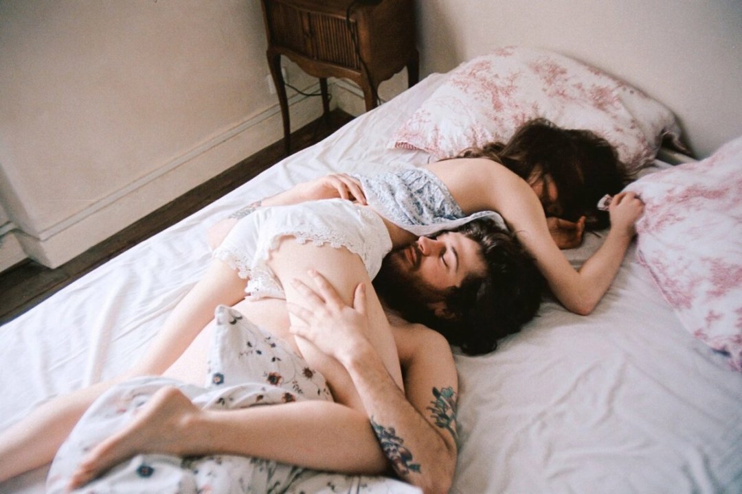 Beso profundo de chicas