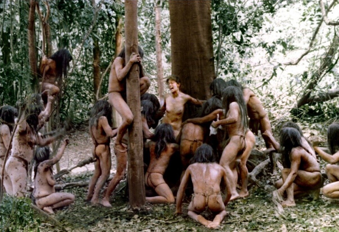 Mujeres desnudas de tribus salvajes