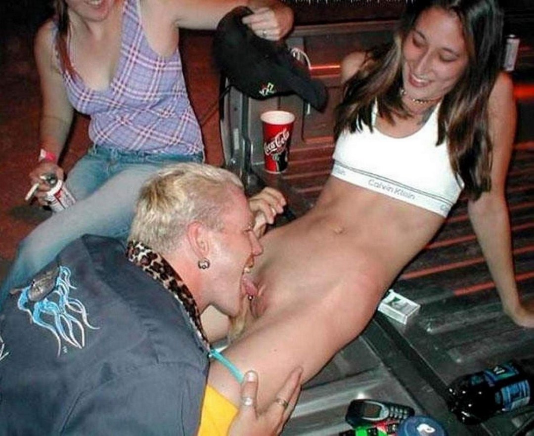 Fiestas con chicas desnudas