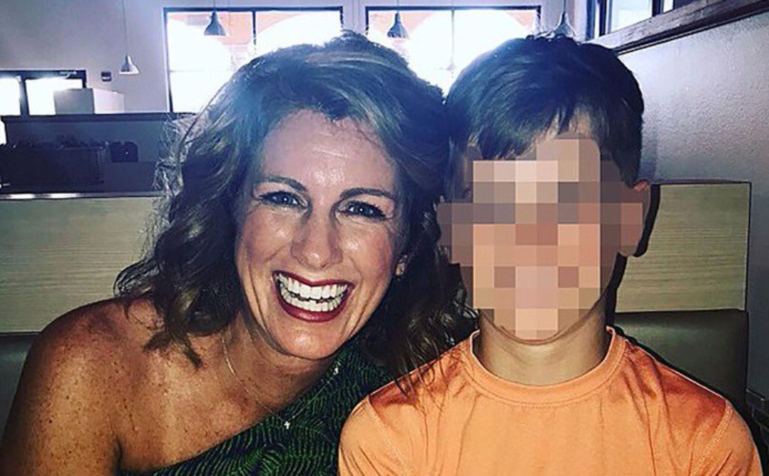 Madre e hijo tienen relaciones desnudas