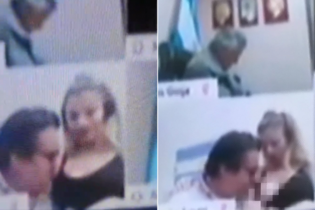 Las chicas se lamen