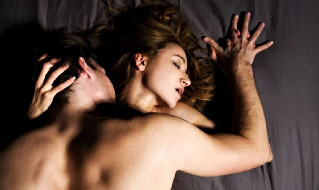 Acariciar hombres y mujeres