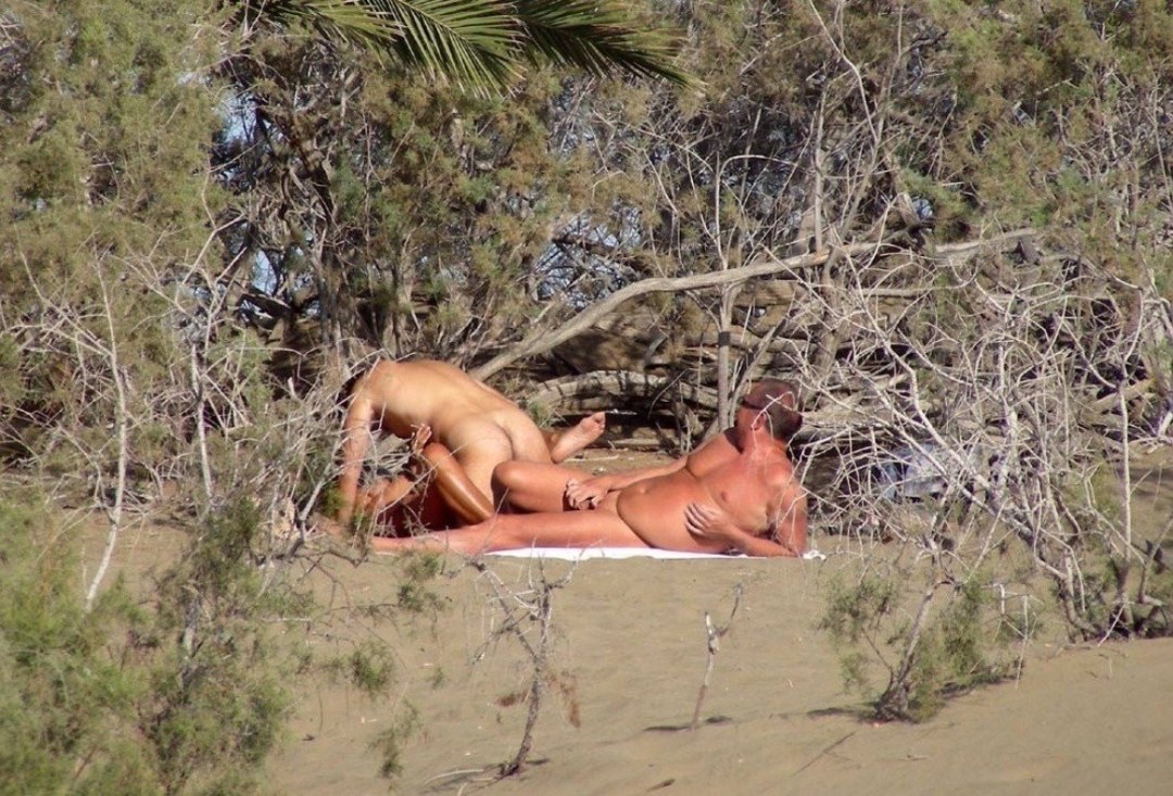 Mujeres desnudas en el alma pública