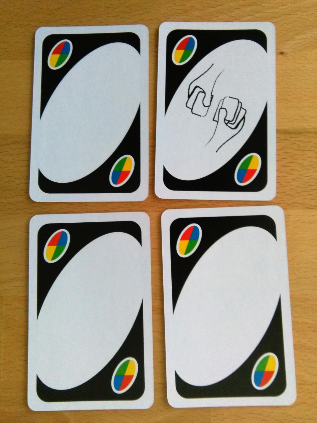 Tarjetas Uno sobre la mesa