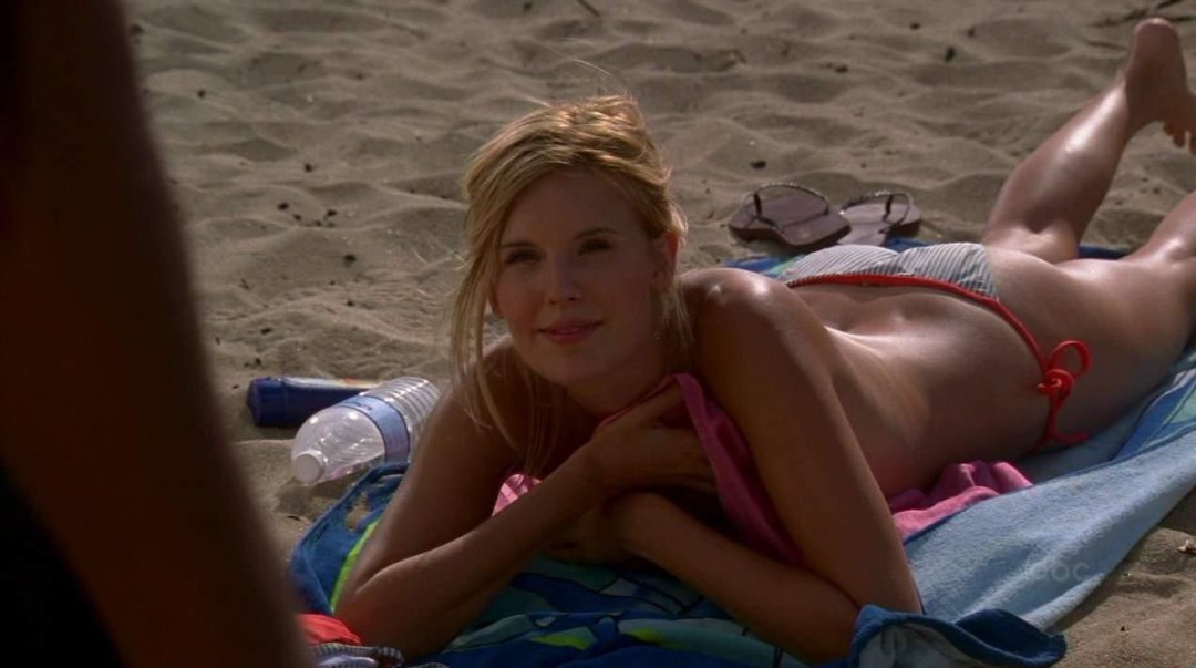 Olivia Grace Applegate desnuda