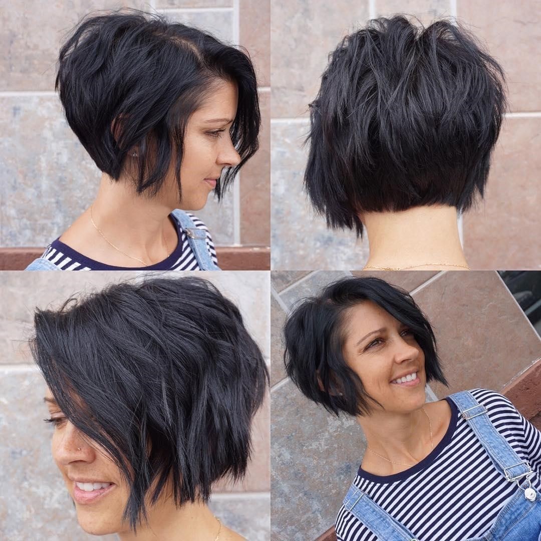Pixie Haircut 2022 detrás