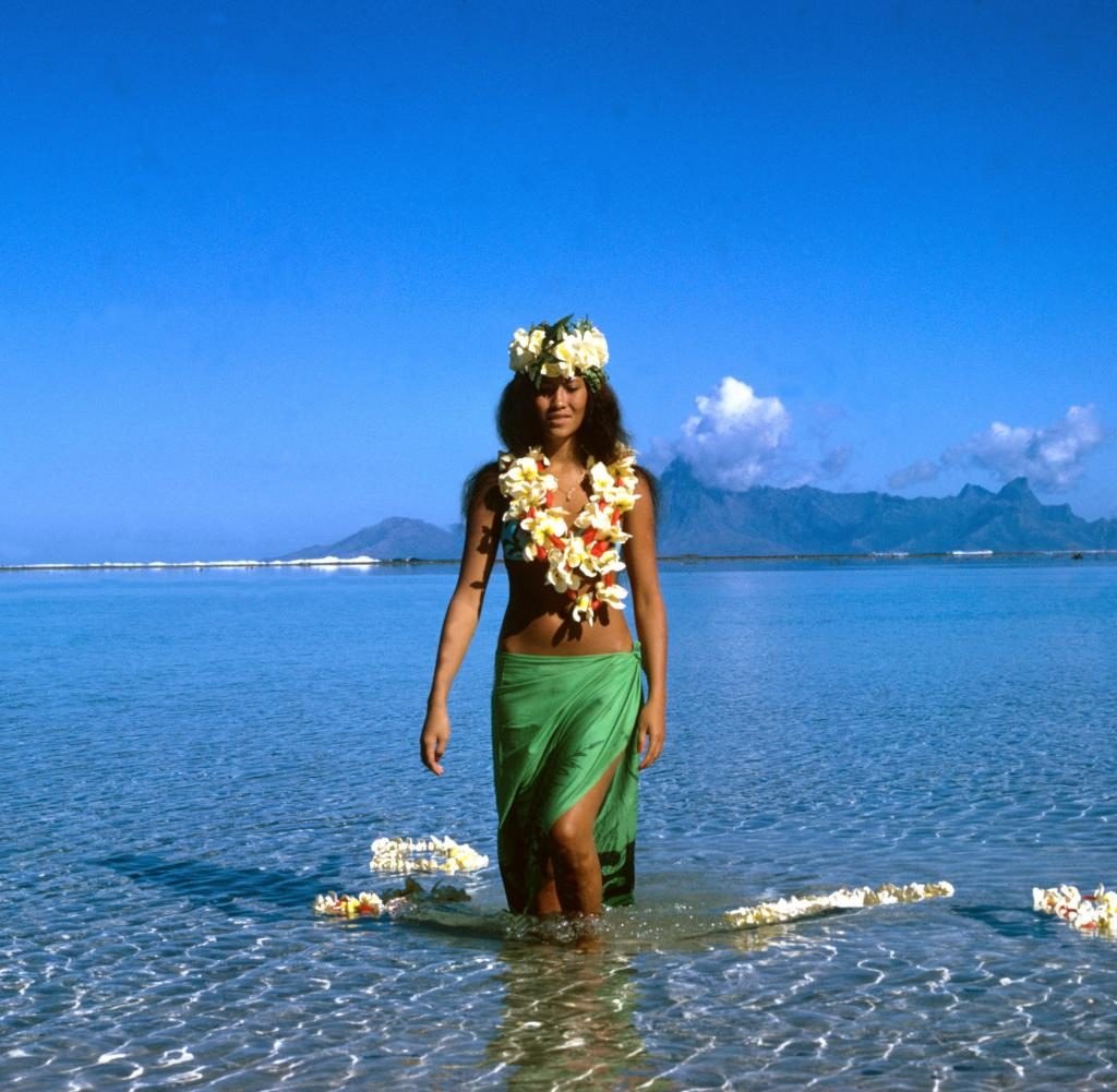 Chicas tahitíes en las playas