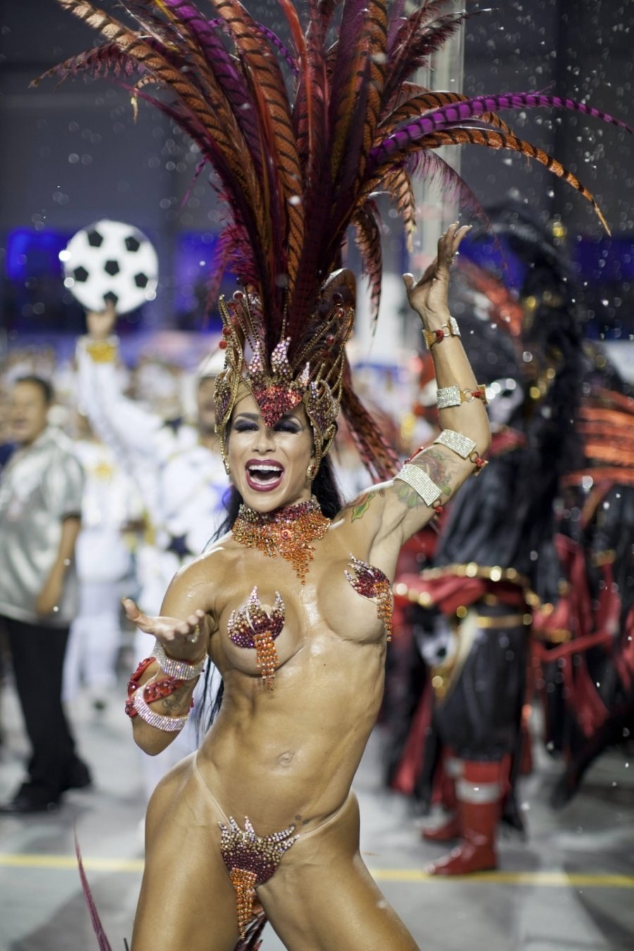 Andrea Martins Brasili Carnaval desnudo