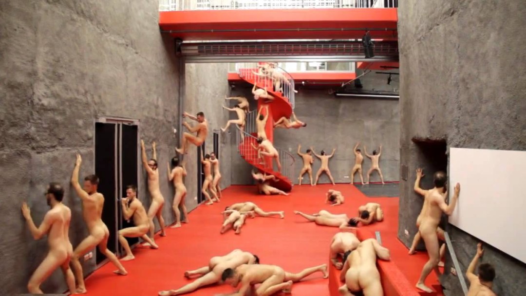 Esposa madura en el teatro para adultos