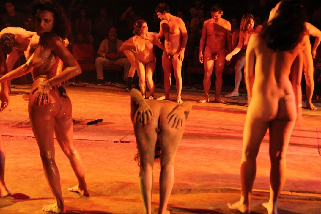 Master y Margarita Theatre desnudo