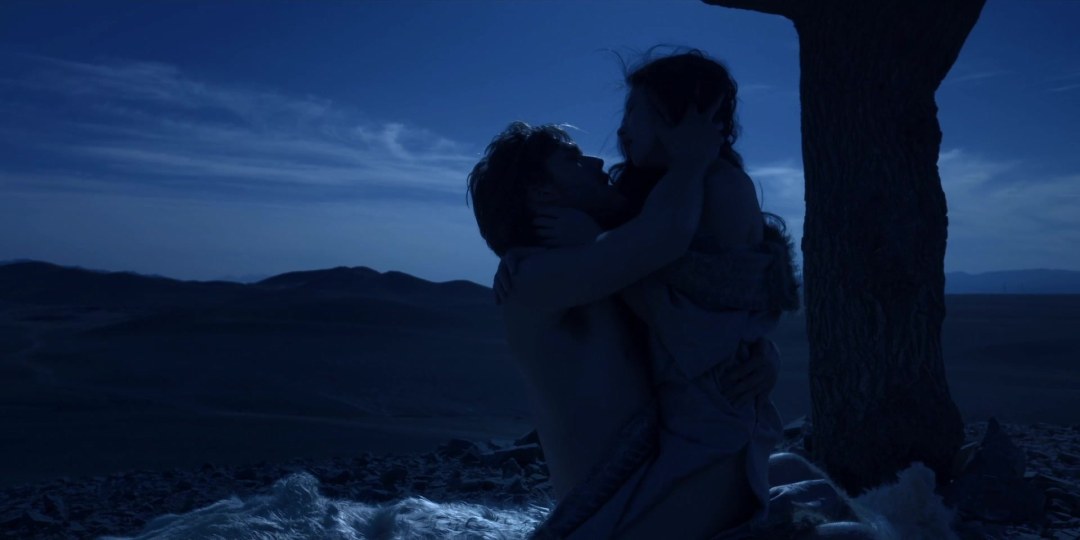 Escenas de la serie Marco Polo desnuda