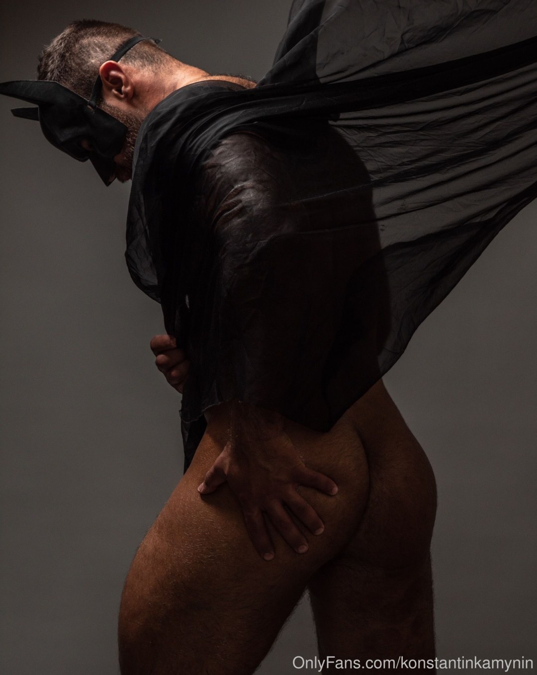 Konstantin Kamynin desnudo