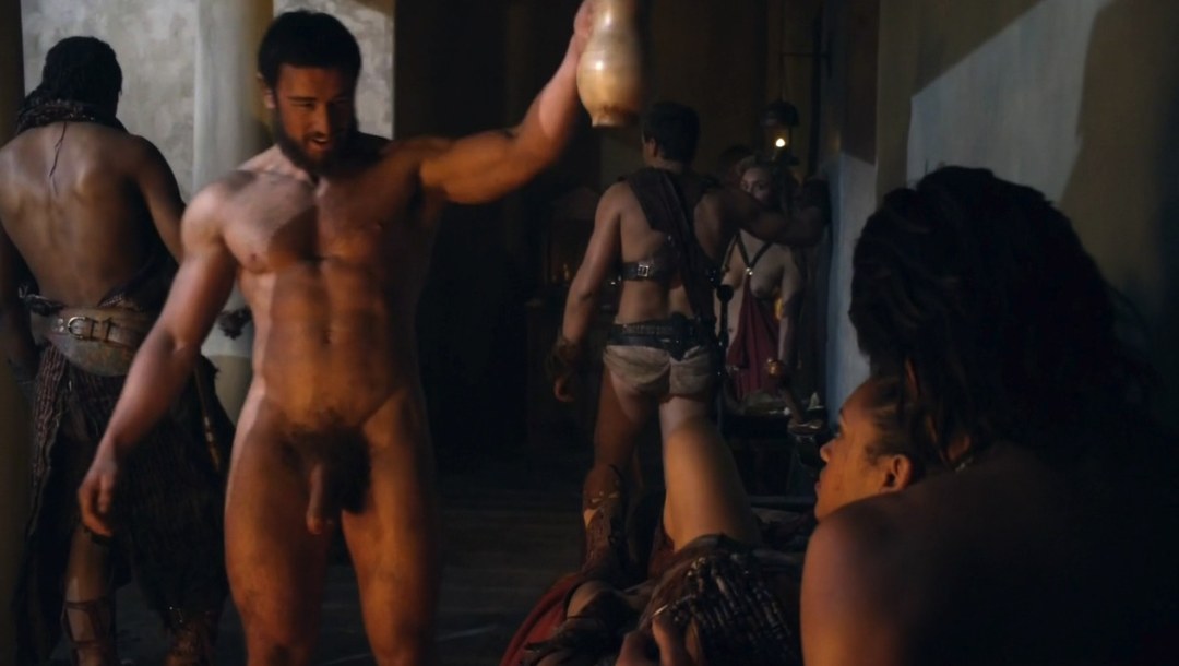 Lucy Lawless Spartak Dioses escenas eróticas