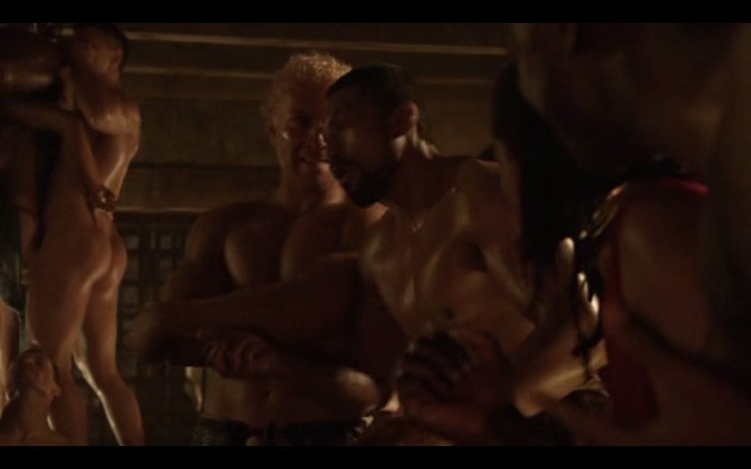 Escenas eróticas Manu Bennett