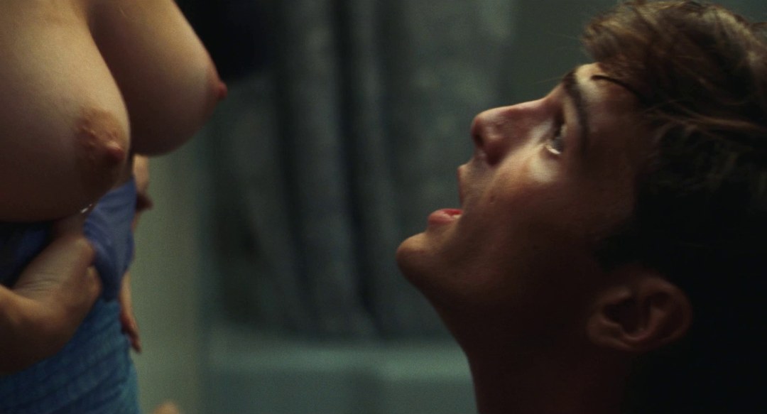 Sydney Sweeney Euphoria GIF desnuda