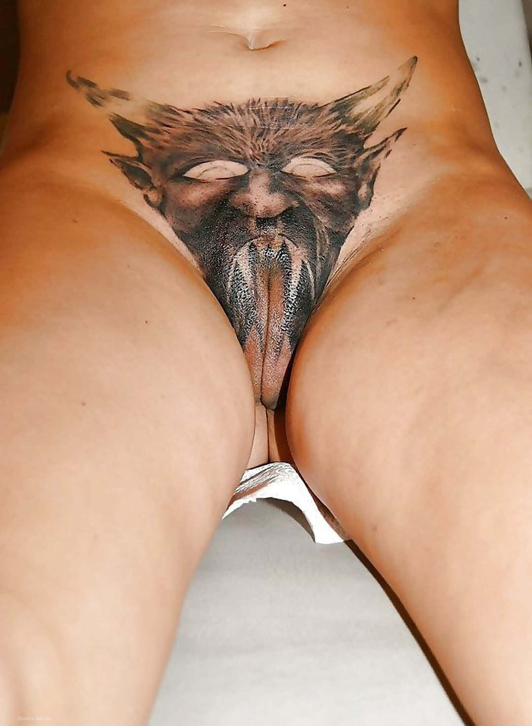 Tatuaje íntimo en la vagina