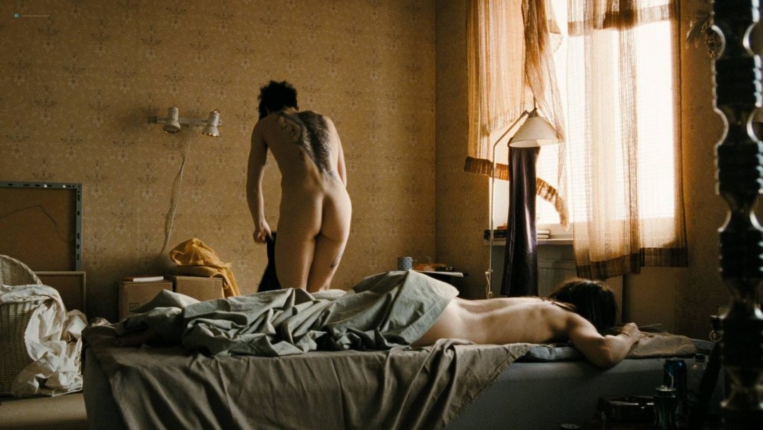 Numi rapas vagina desnuda