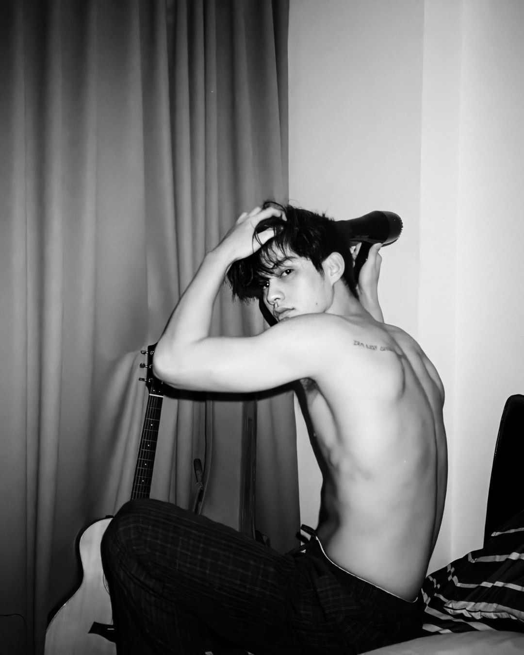 Hombres desnudos que se masturban con fotos de Frosskin Gay Ryan Jase