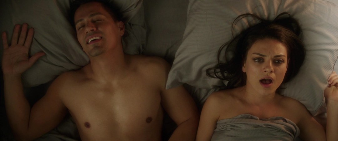 Chica sexy en guantes de boxeo